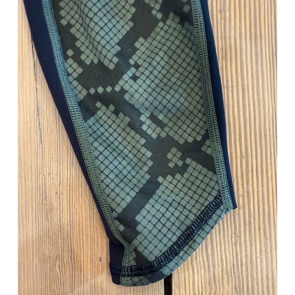 Lululemon‎ Beyond Boundaries Leggings Black Green Ziggy Snake 4 - Picture 2 of 5